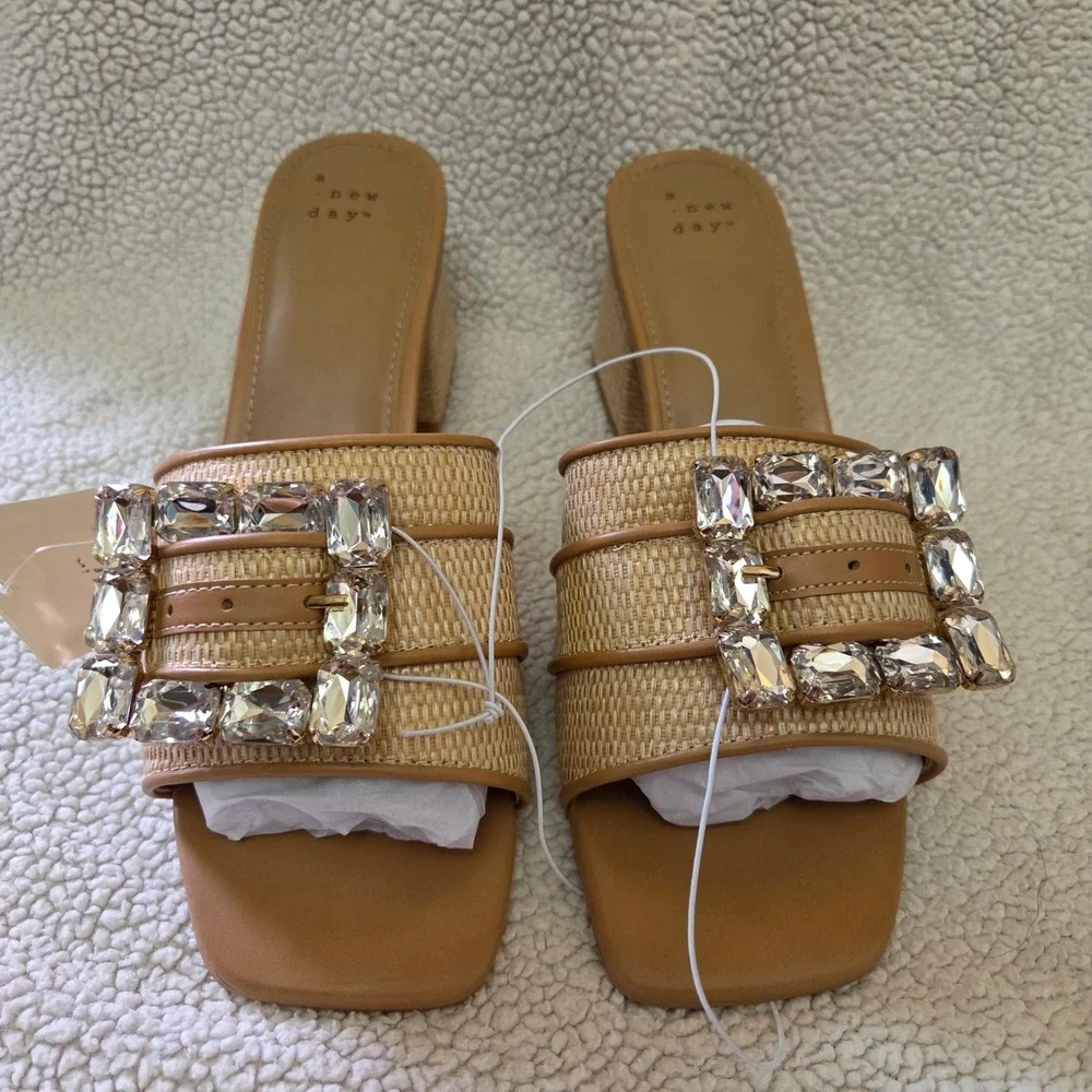 A New Day Kathleen Heels Beige Woven Rhinestone Buckle Block Heel Sandals 9